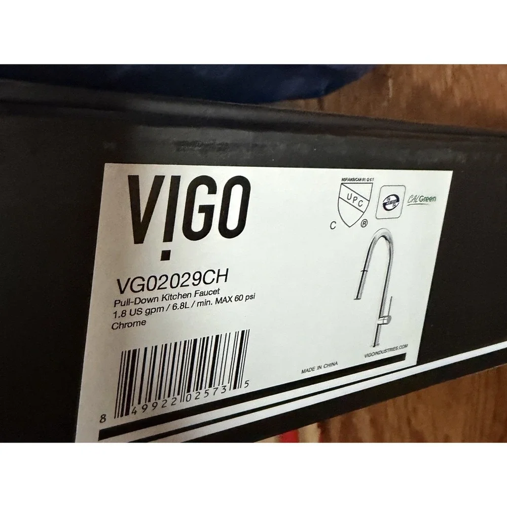 VIGO Greenwich VG02029CH Single-Handle Pull-Down Sprayer‎ Kitchen Faucet Chrome